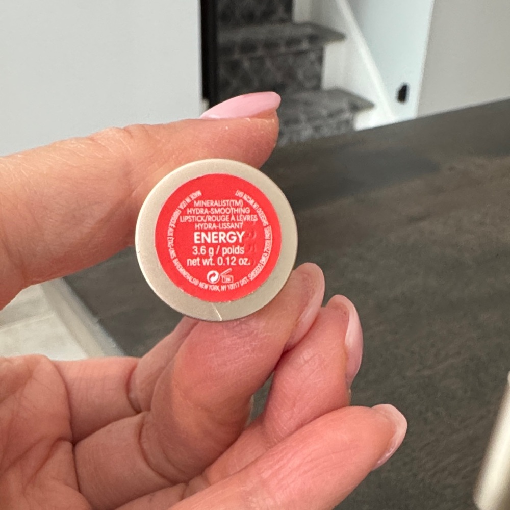 NWOT Mineral Fusion Energy Lipstick - Bold Red